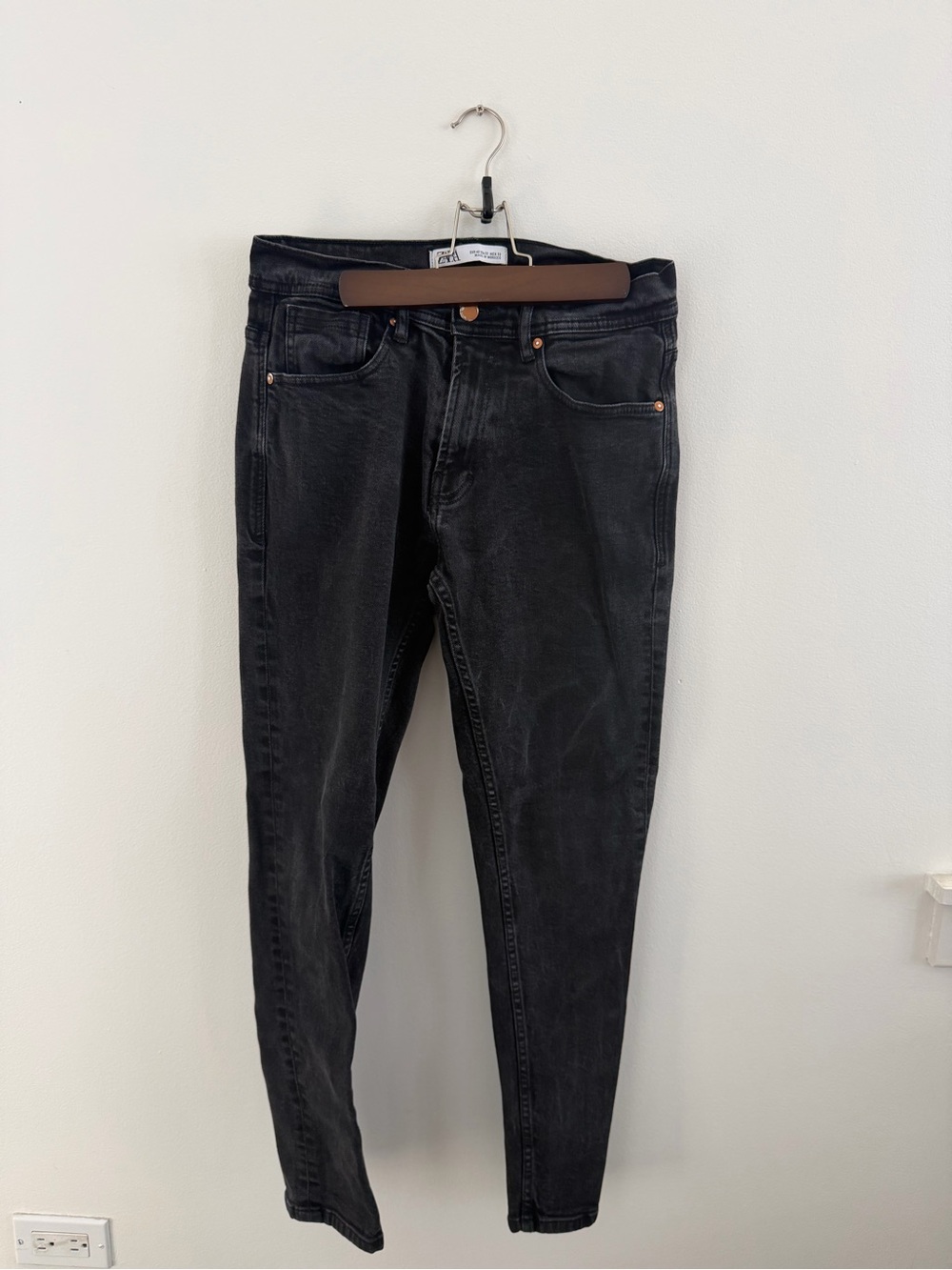 Zara Men's Skinny Jeans in Black Wash